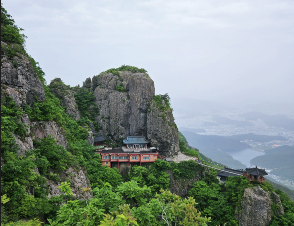 금오산 전경